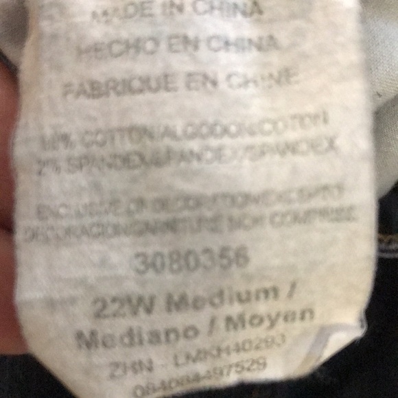 Lee Women’s Plus Size Jeans 22W/Med EUC - Picture 14 of 14